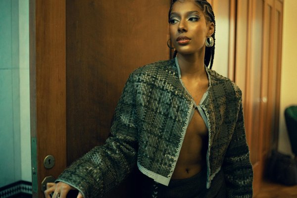 How Can UK Fashion Trends Shape the Future of Women's Attire?